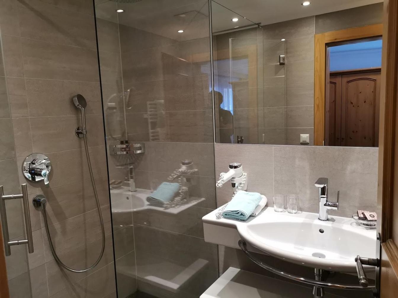 Hotel Astoria Замнаун Экстерьер фото